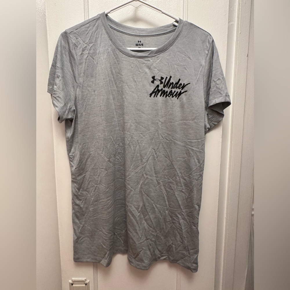 WOMEN’S UNDER AMOUR TOP